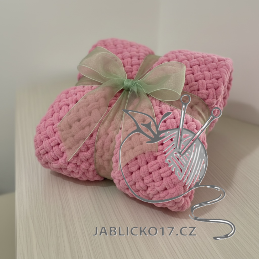 Deka ručně pletená na jednolůžko malina