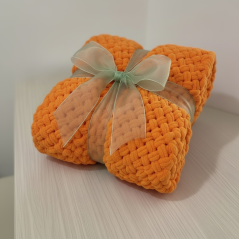 Deka ručně pletená na jednolůžko oranžová