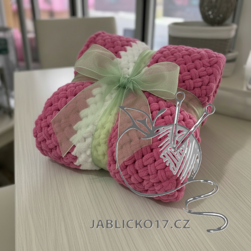 Deka ručně pletená na jednolůžko malinová s bílou Deka ručně pletená na jednolůžko malinová s bílou