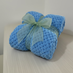 Deka ručně pletená na jednolůžko modrá