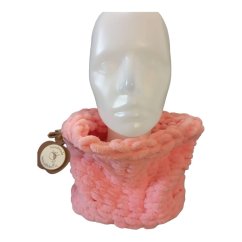 Nákrčník ručně pletený