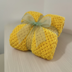 Deka ručně pletená na jednolůžko žlutá