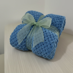 Deka ručně pletená na jednolůžko modrá