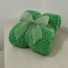 Deka ručně pletená na jednolůžko zelenkavá