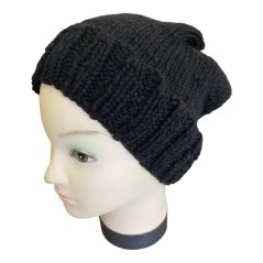 Čepice ručně pletená