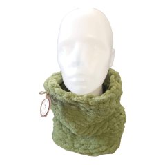 Nákrčník ručně pletený