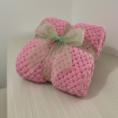 Deka ručně pletená na jednolůžko malina