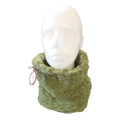 Nákrčník ručně pletený