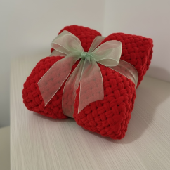 Deka ručně pletená na jednolůžko červená