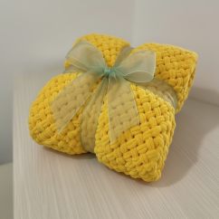 Deka ručně pletená na jednolůžko žlutá