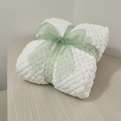 Deka ručně pletená na jednolůžko bílá